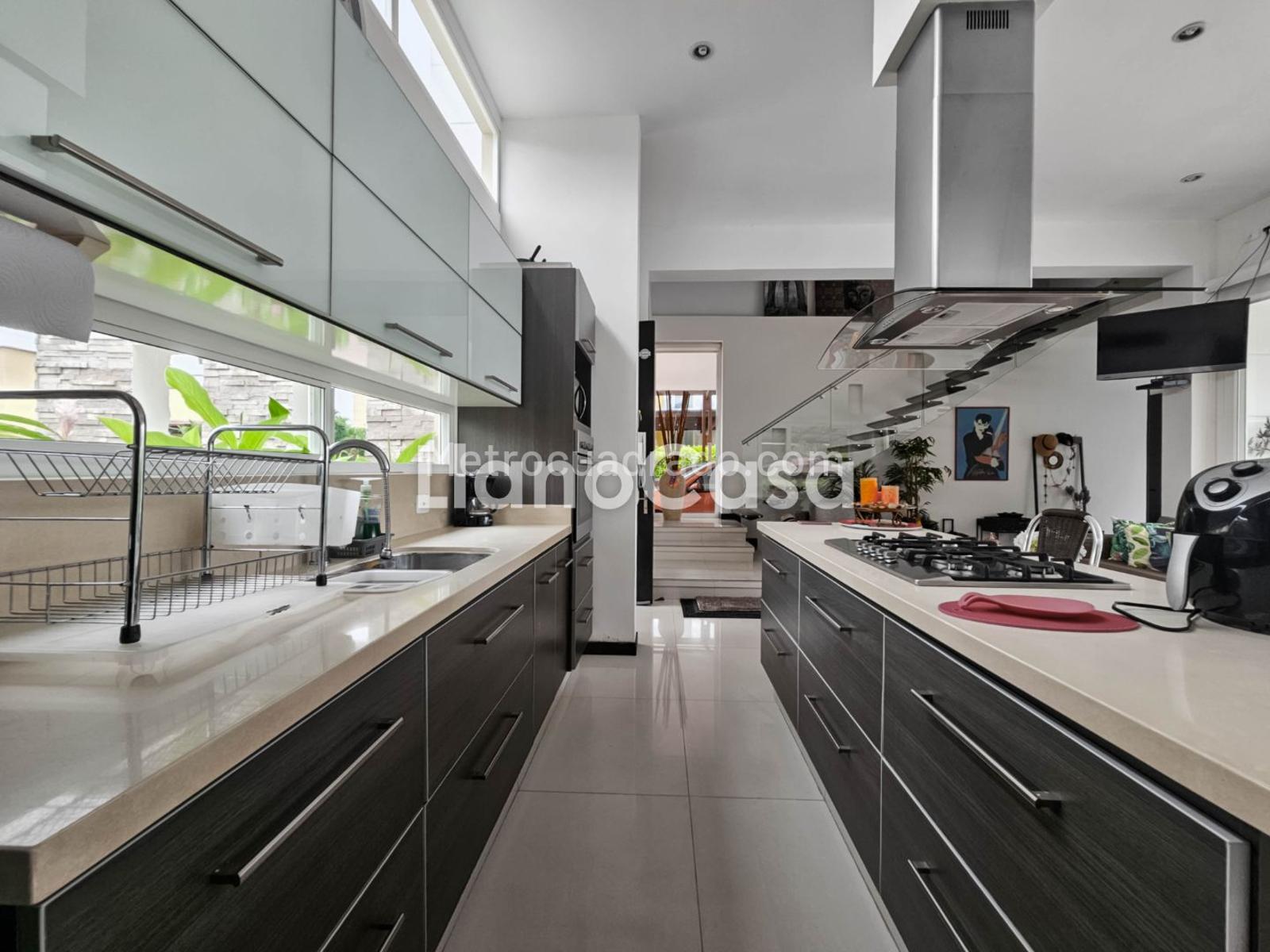 Casa en Venta, Condominio Hacienda La Pradera Restrepo